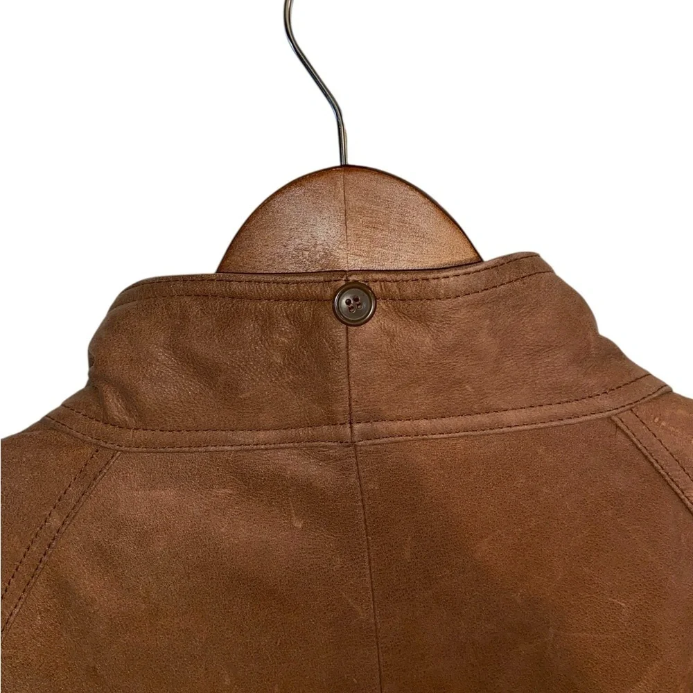 Vintage American Style Brown Leather Belted Trench Coat
Mountain life old money - Picture 9 of 14